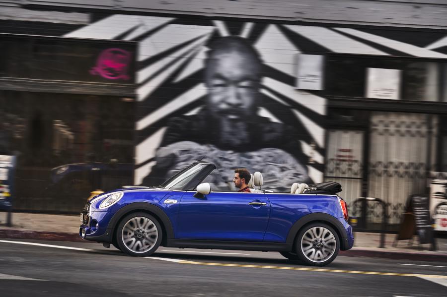  Mini Cooper S Cabrio (F57) 2018 года  (WW) (фото 30 из 222)